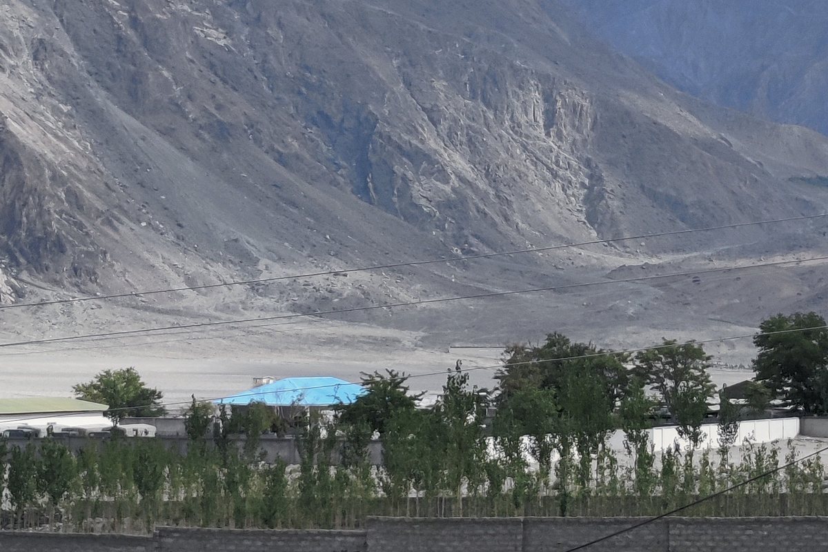 Three mountain ranges junction